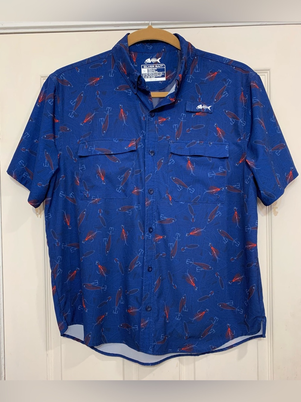 Silver Bait Men’s Fishing Lures Navy & Red Short Sleeve Large Shirt.       3904Q